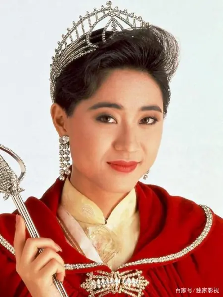 47岁蔡少芬生完三胎傻9年？陈法蓉叫她“傻瓜”，张晋也很无奈
